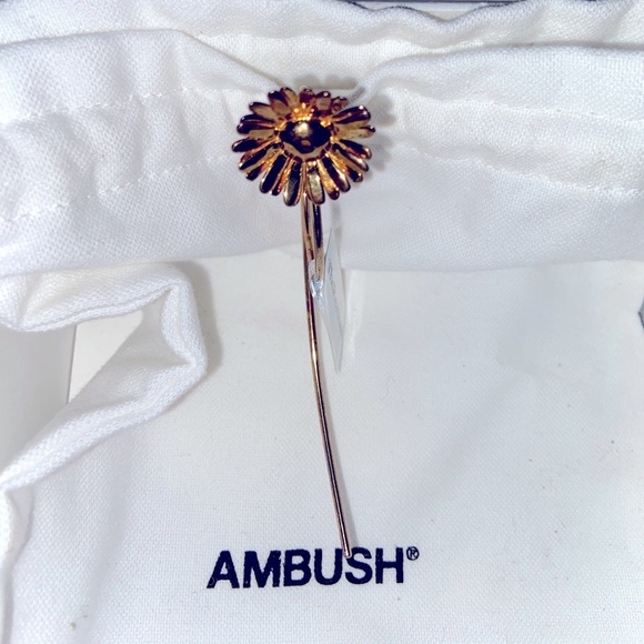 Ambush Design x G dragon 🐉 daisy single drop earring 925 OS UNI​​​​ - Picture 9 of 11